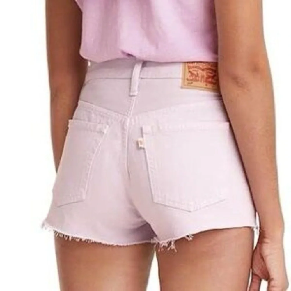 (B5) Levi's Original 501 Women's Frayed Hem Denim Shorts in Pink, Youth Size 30